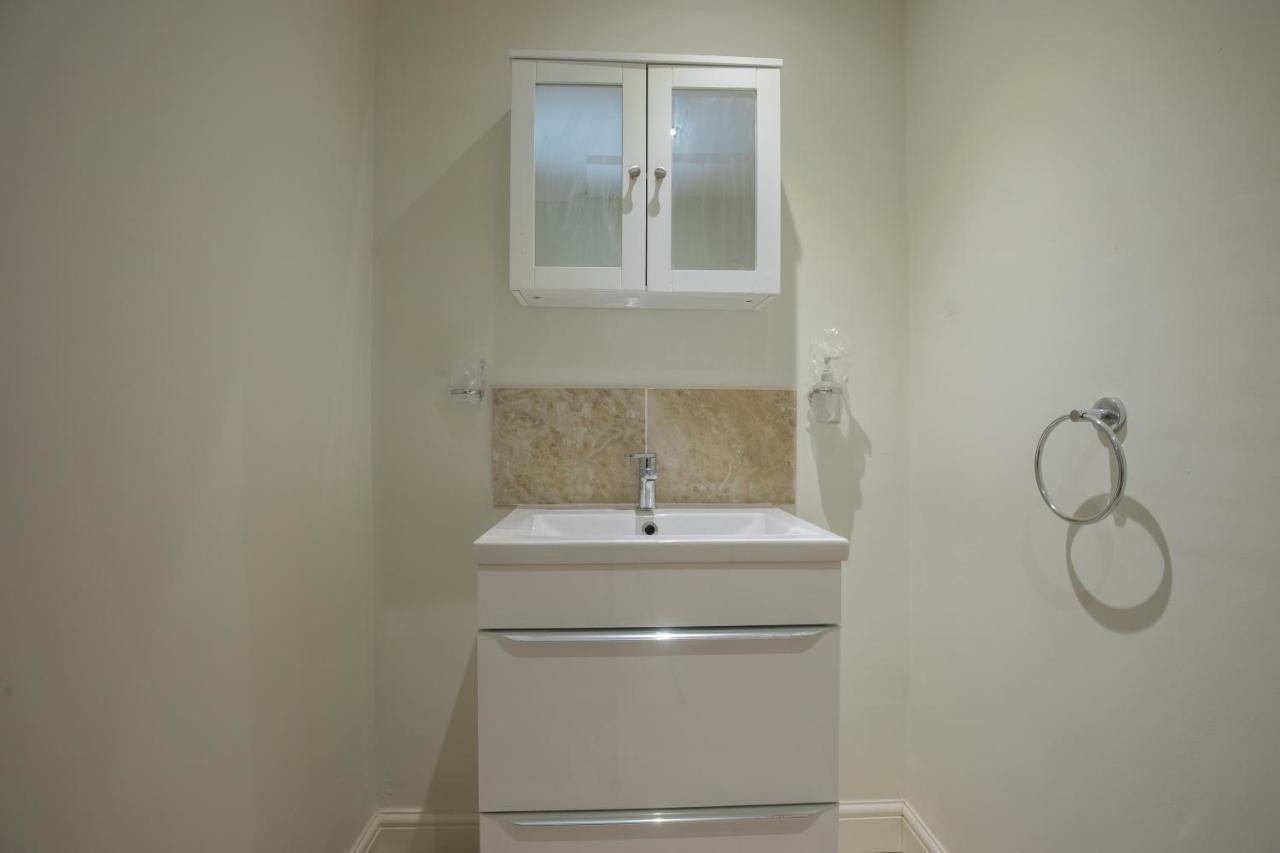Riverside Central Kingston Flat 1B Surbiton Exteriör bild