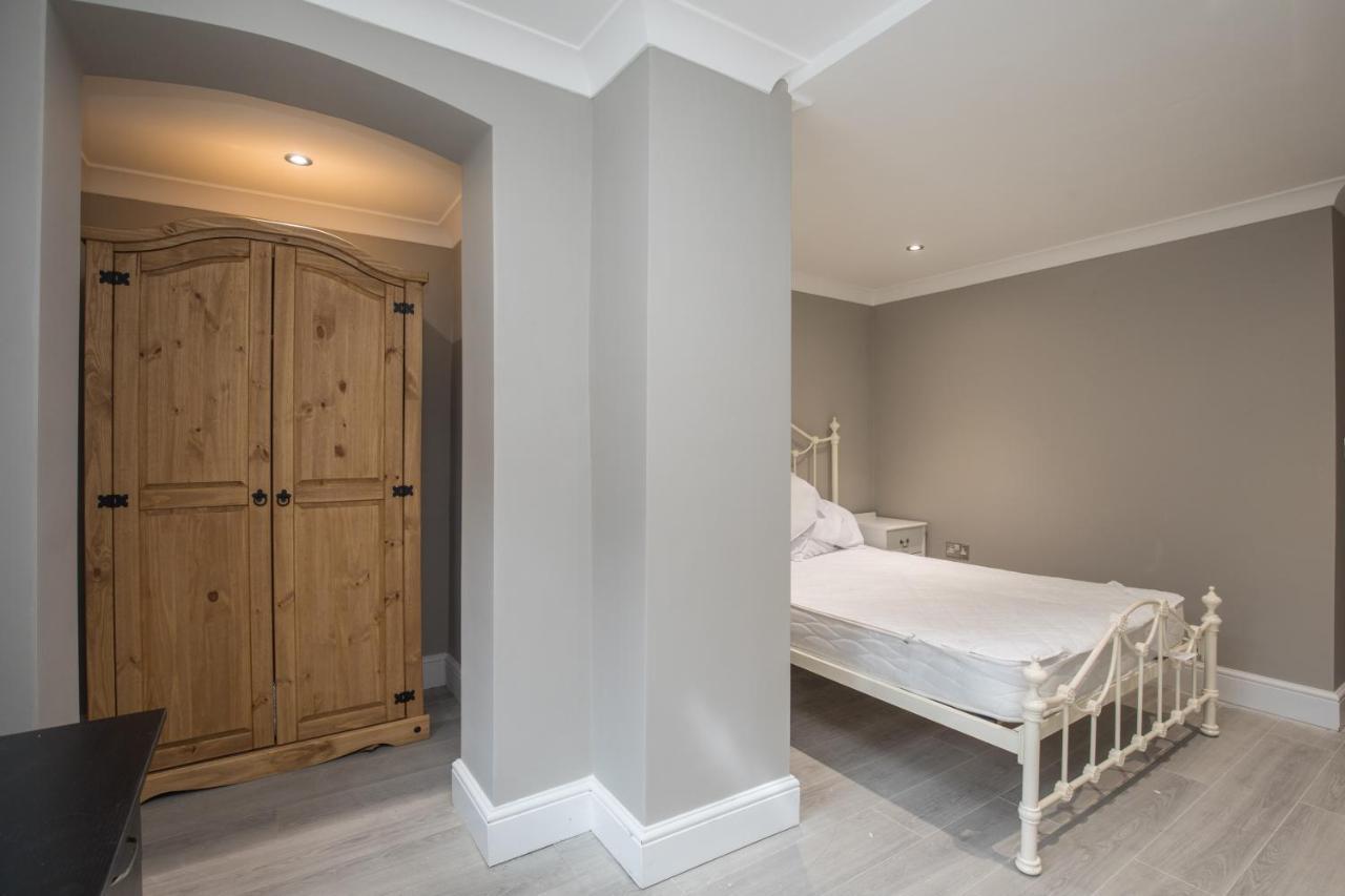 Riverside Central Kingston Flat 1B Surbiton Exteriör bild